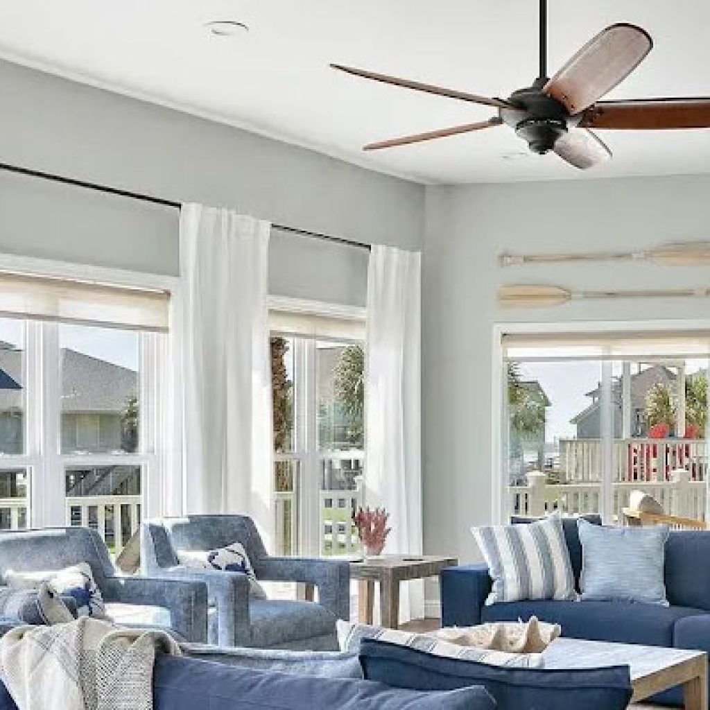 What are the top benefits of renting a family room for a short term